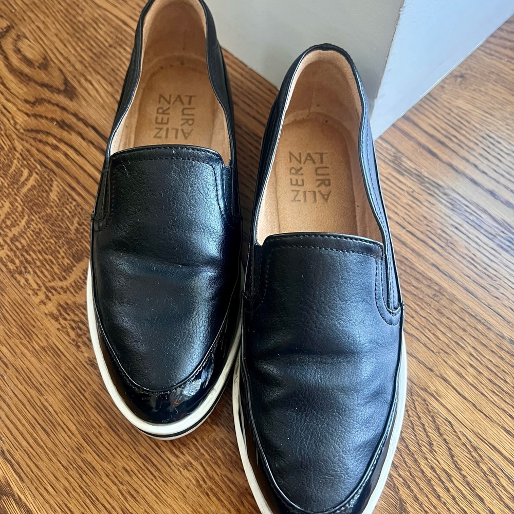 Naturalizer Black Leather Women's Loafers
